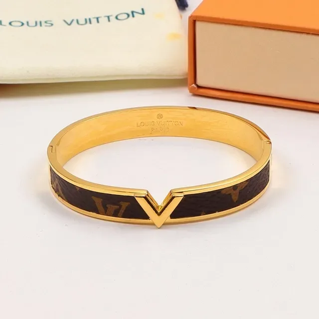 Bracelete Louis Vuitton Monogram Canvas Tonalidade Rosa Dourada V-Clasp 3