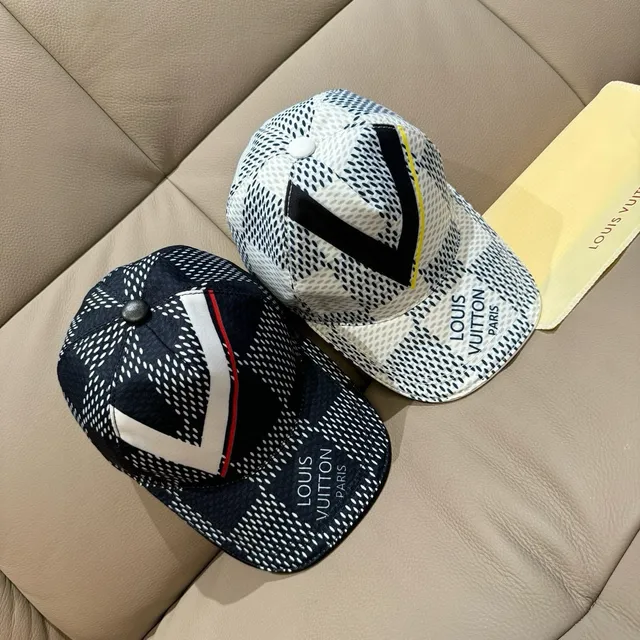 Louis Vuitton Monogram-Dot V Logo 棒球帽 2