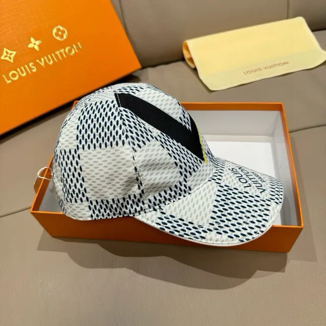 Louis Vuitton Monogram-Dot V Logo 棒球帽 7