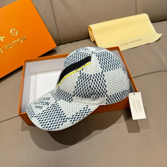 Louis Vuitton Monogram-Dot V Logo 棒球帽 8