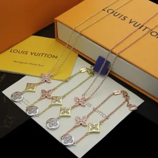 Louis Vuitton Monogram Flower e Damier Pavé Crystal colares