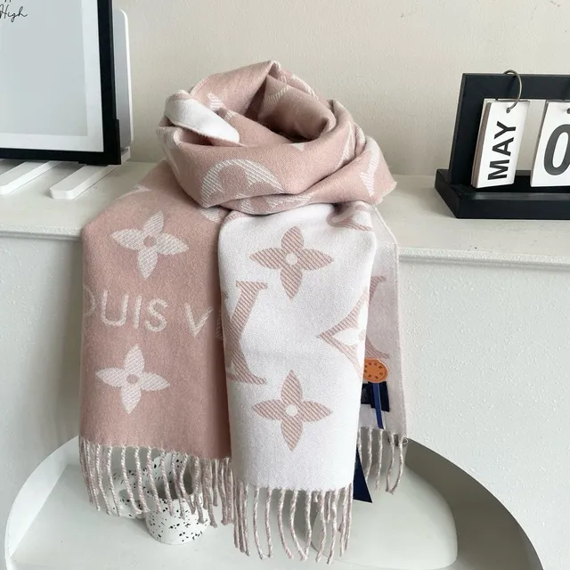 Louis Vuitton Monogram Flor Bufanda de Cachemira Rosa 4