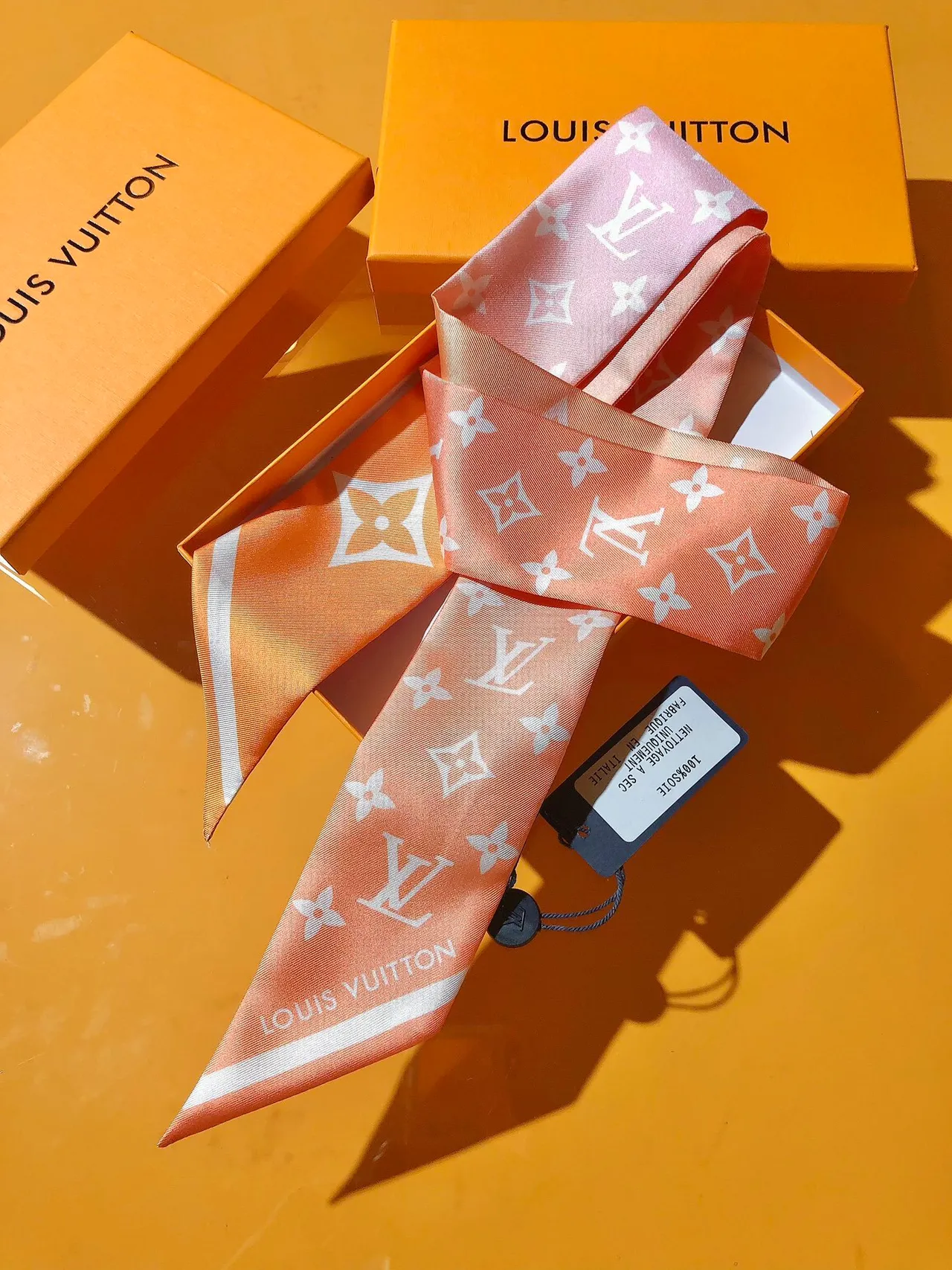 Louis Vuitton Monogram Cachecol de seda laranja rosa 7