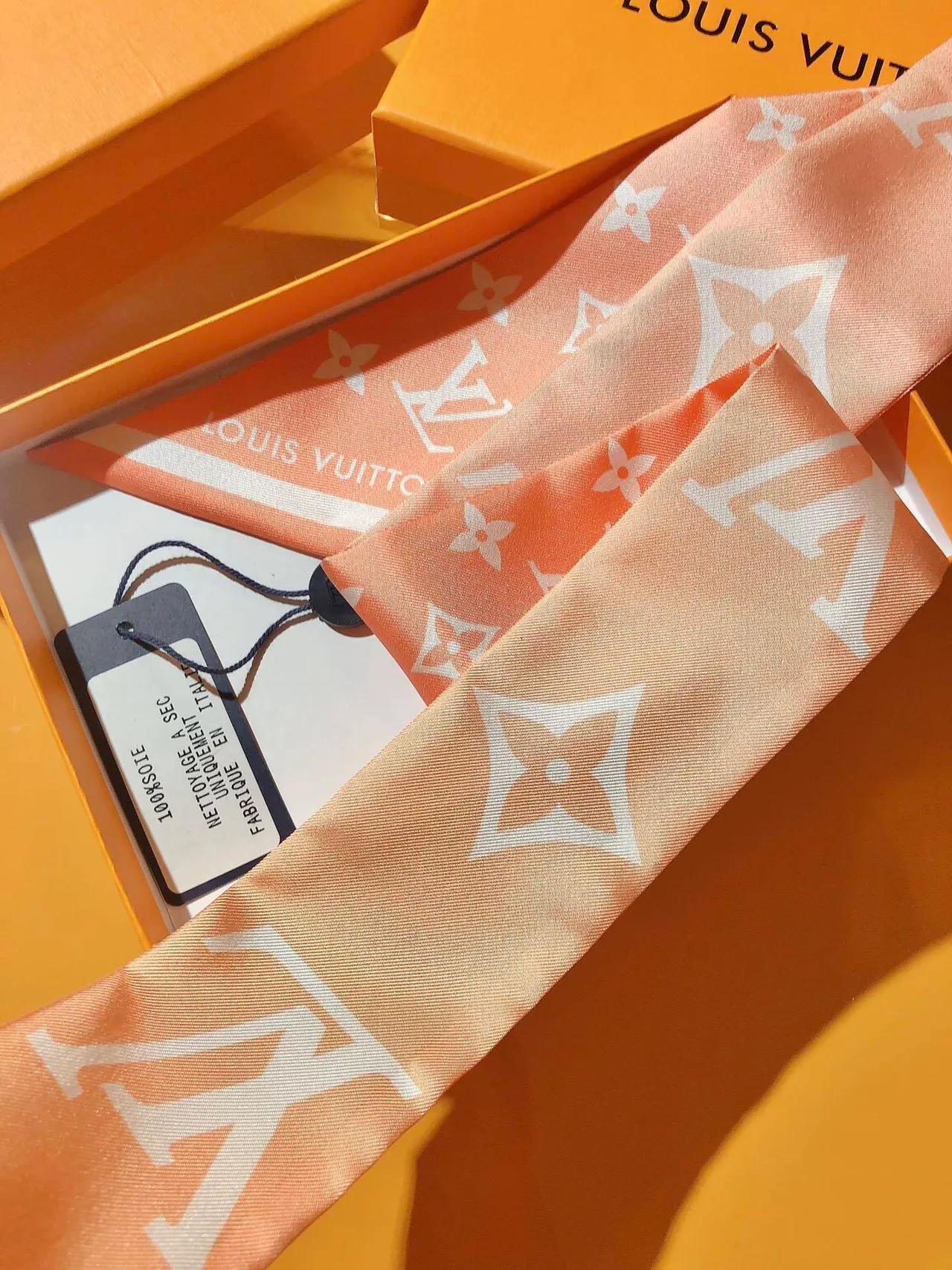Louis Vuitton Monogram Cachecol de seda laranja rosa 9