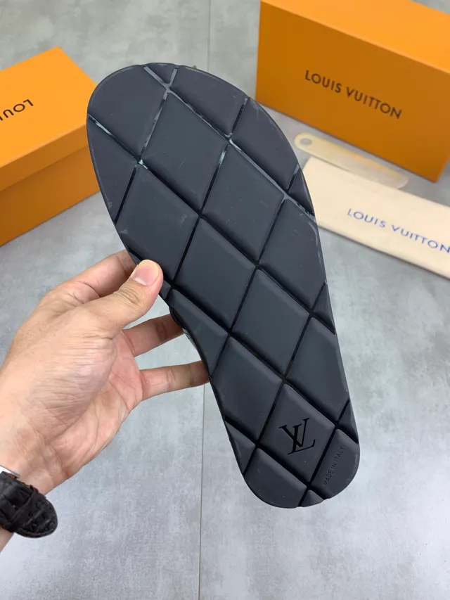 Louis Vuitton Monogram Patent Green and Black Thong Slipper 2