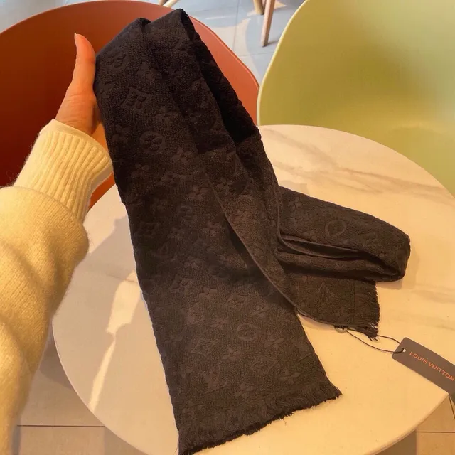 Cachecol Louis Vuitton Monogram Preto Jacquard Bordas Franjas em Cachemira 8