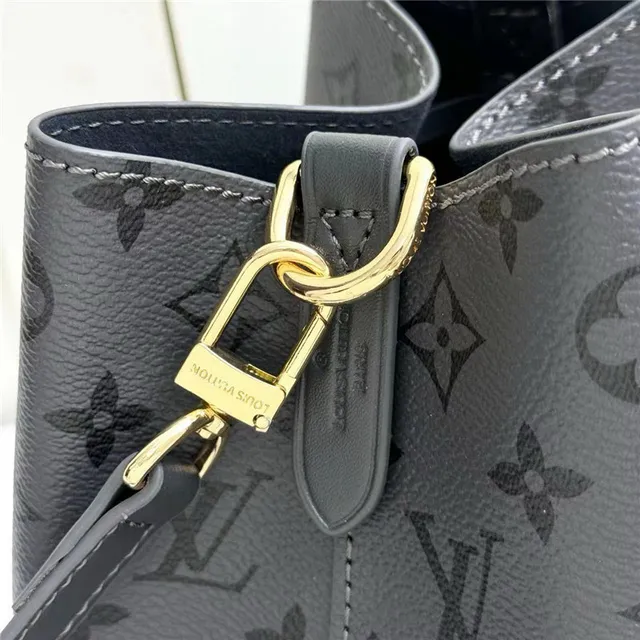 Bolso Bucket Louis Vuitton Nano Noé Monogram Eclipse Negro 4