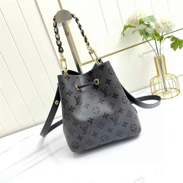 Bolso Bucket Louis Vuitton Nano Noé Monogram Eclipse Negro 8