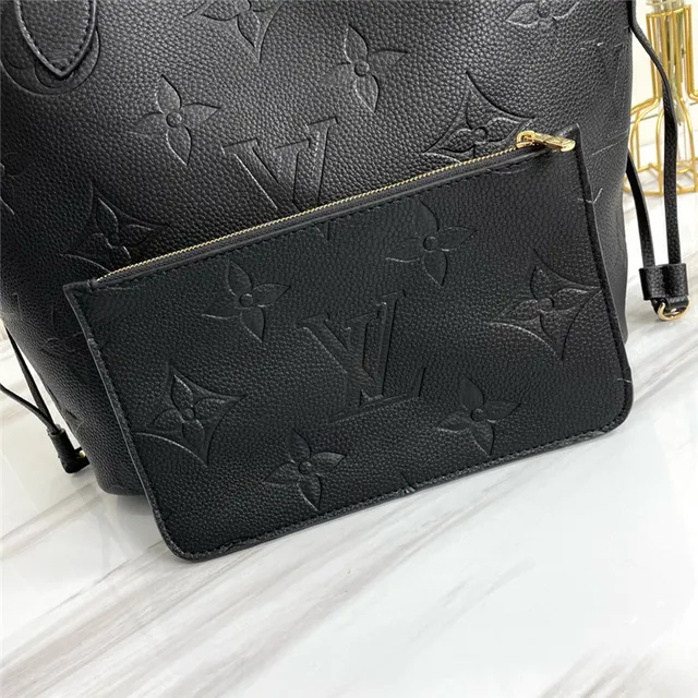 Louis Vuitton Neverfull Monogramme embossé Sac tote noir 9