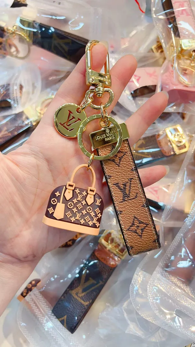 Louis Vuitton Sac à main en cuir avec ferrures rose doré monogrammé 2