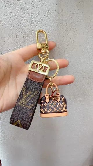Louis Vuitton Sac à main en cuir avec ferrures rose doré monogrammé 6