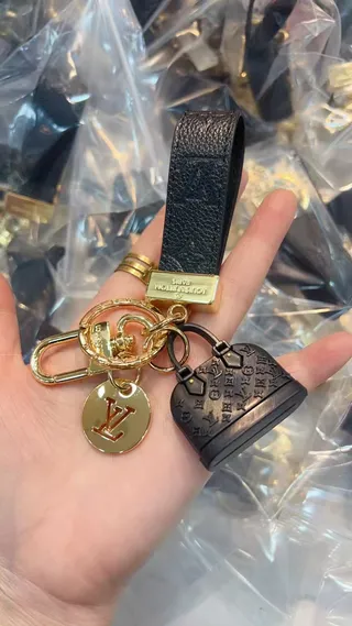 Louis Vuitton Sac à main en cuir avec ferrures rose doré monogrammé 7
