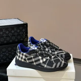 Louis Vuitton Plaid Low-Top Sneakers