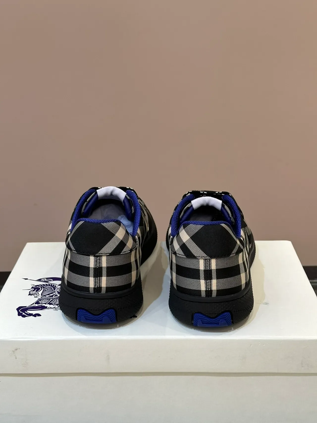 Louis Vuitton Plaid Low-Top Sneakers 4