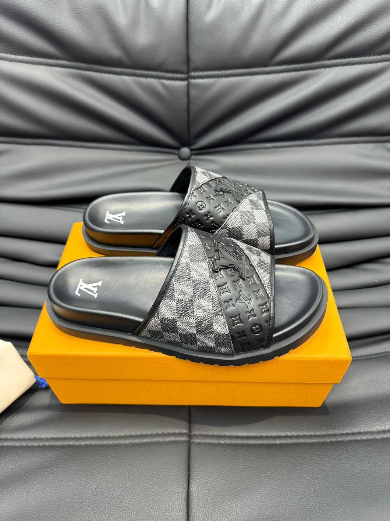 Louis Vuitton Run Away Slide Black Gray Damier Monogram 拖鞋 4
