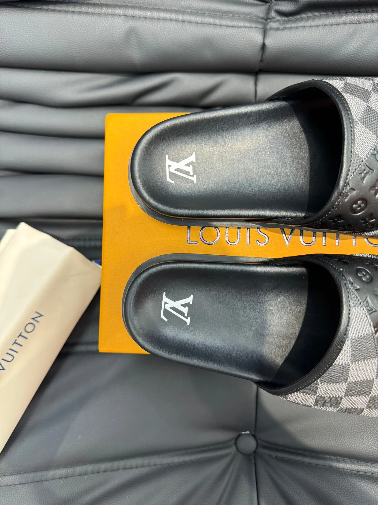 Louis Vuitton Run Away Slide Black Gray Damier Monogram 拖鞋 8