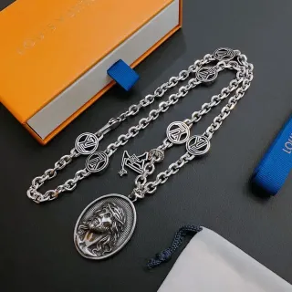 Colar Louis Vuitton Corrente de Metal Corrente Circular Monogram de Elos Prata e Azul