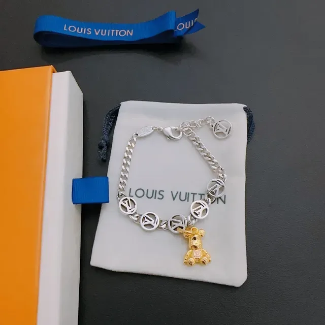 Bracelet Louis Vuitton Chaîne Curb Argent et Or Monogram Disc Charms 9