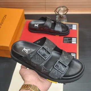 لويس فيتون Slide أسود Monogram ذو حزامين كاجوال