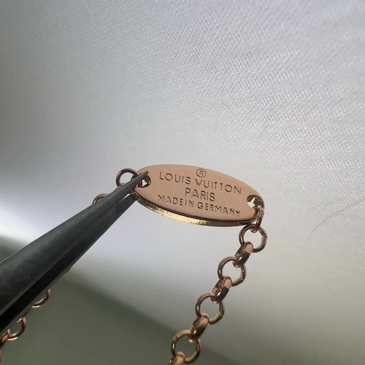 Bracelet Louis Vuitton Star & Monogram Charms Or et Argent Chaîne Maillons 2