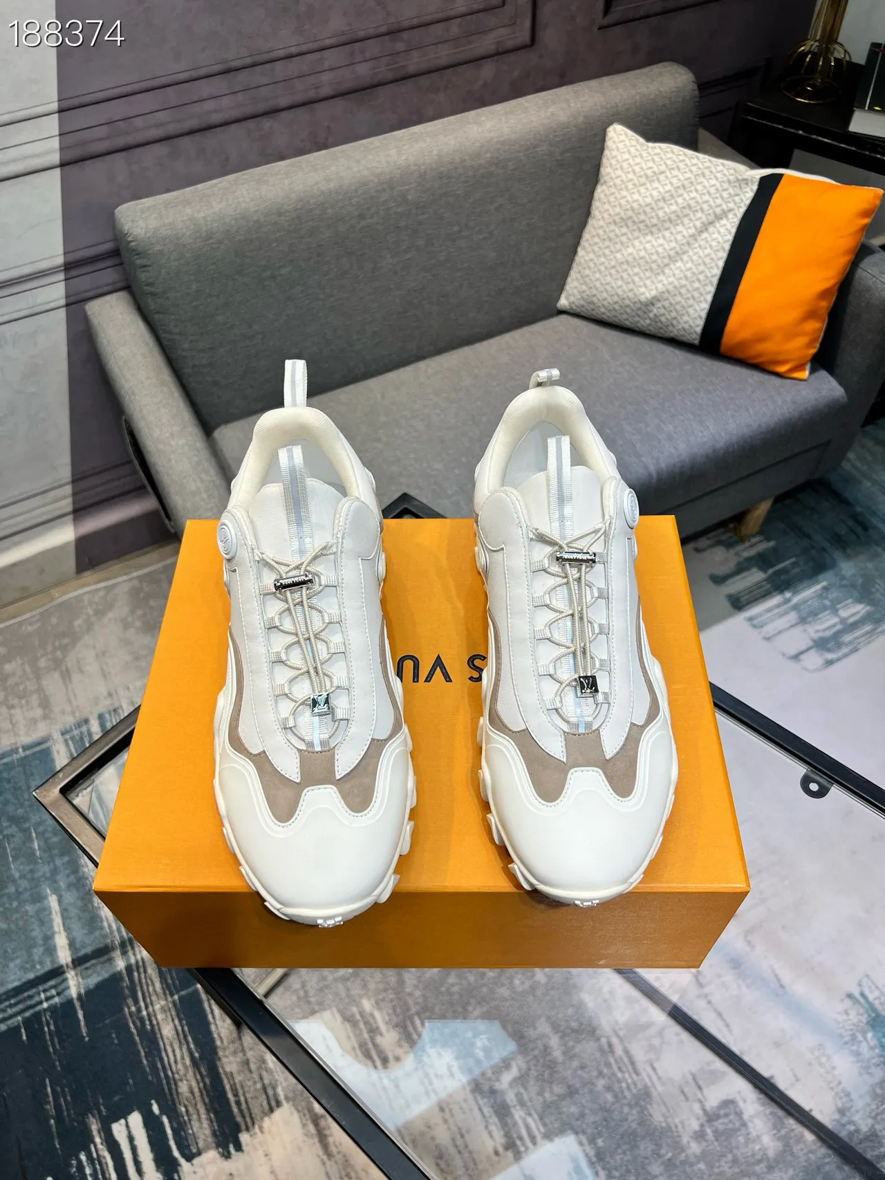 Louis Vuitton Trail Tênis Brancos Bege Sola com lugs Superposições sintéticas em camadas Tênis chunky 5