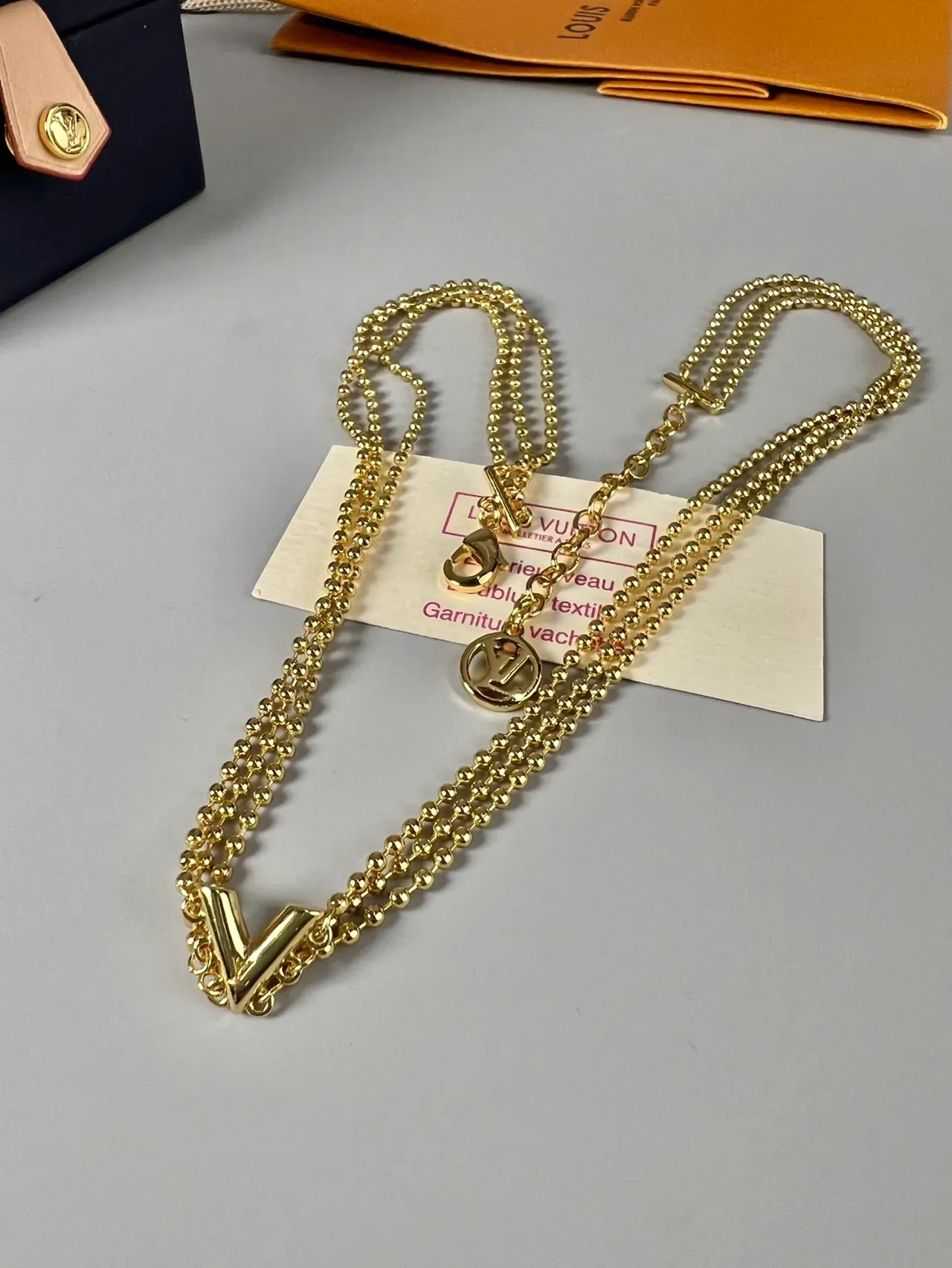 Louis Vuitton V Collection 金色 三股珠球链项链 6