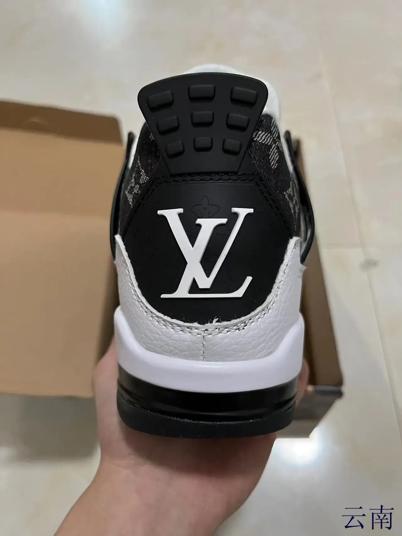 Louis Vuitton सादा कालो मोनोग्राम्ड टेक्सटाइल चामडा ओवरले लाइफस्टाइल स्निकार्स 6