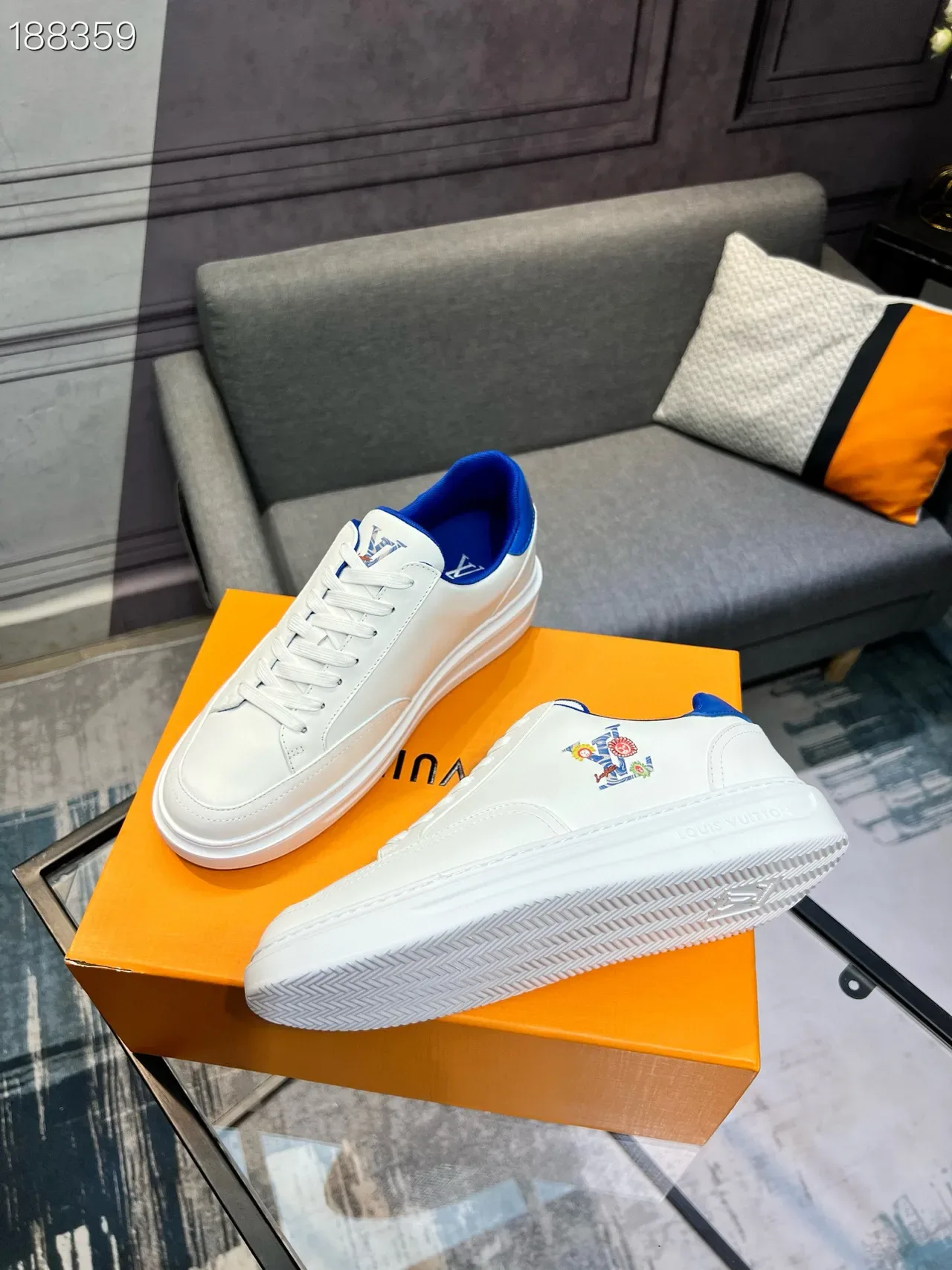 Louis Vuitton White Blue Smooth Leather Upper Royal Interior Lining Lifestyle Sneakers 6