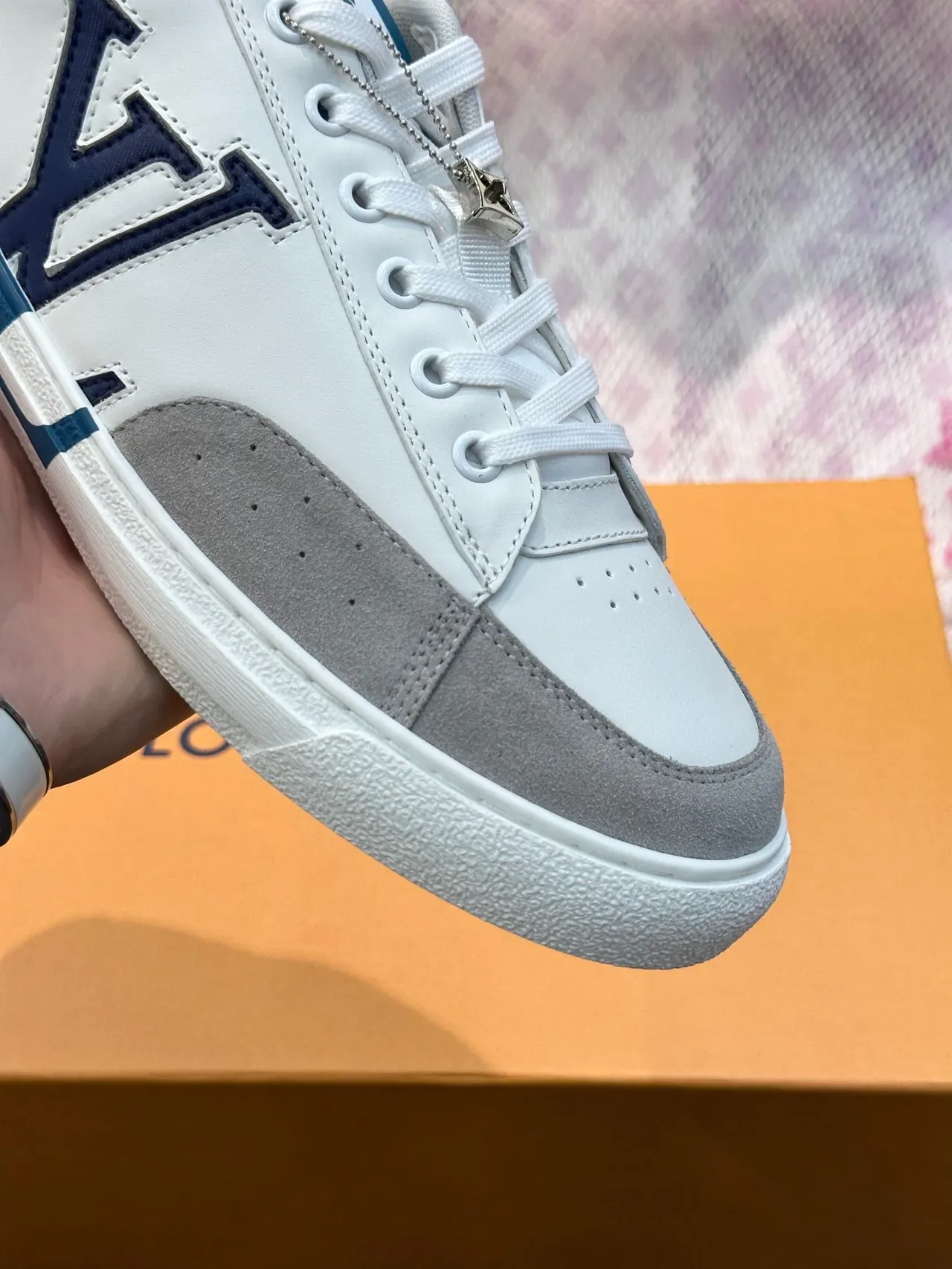 Louis Vuitton Branco Cinza Low-Top Couro-Suede Híbrido Lifestyle Sneakers 7