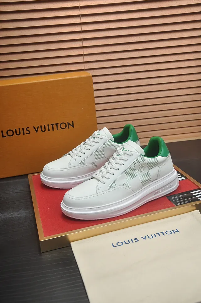 Louis Vuitton حذاء رياضي أبيض أخضر منخفض الارتفاع جلدي lifestyle sneakers 4