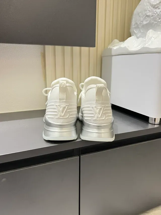 Louis Vuitton White Silver Knit Upper Sculpted Midsole Lifestyle Sneakers 2