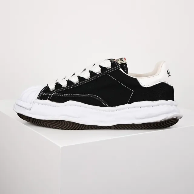 Maison Margiela 黑白 超大 波浪中底 帆布鞋面 生活方式运动鞋 9