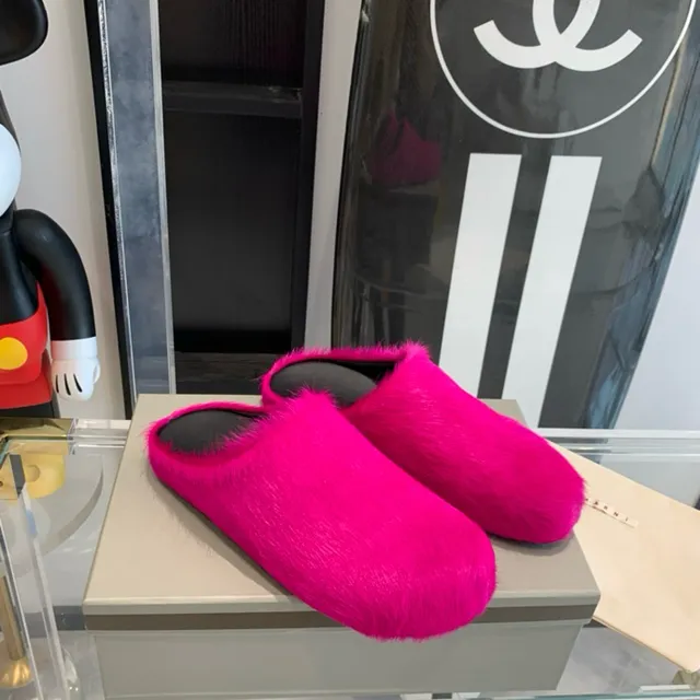 Marni Rose Noir Peluche Imitation Fourrure Chaussons à dos ouvert 6