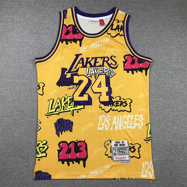 قميص Mitchell & Ness Hardwood Classics 1996–97 كوبي براينت غرافيتي أصفر 2