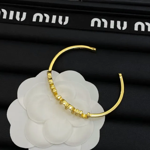 Miu Miu شعار Pavé سوار مفتوح 2
