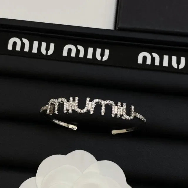 Miu Miu شعار Pavé سوار مفتوح 4