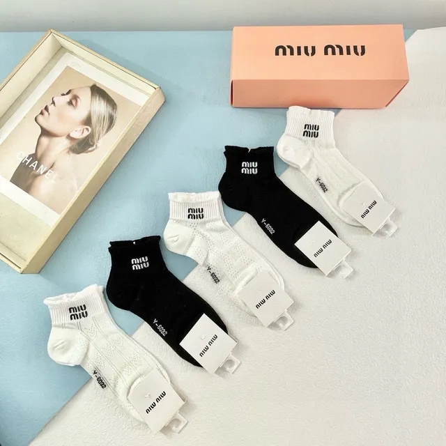 Miu Miu 标志印花踝袜 3