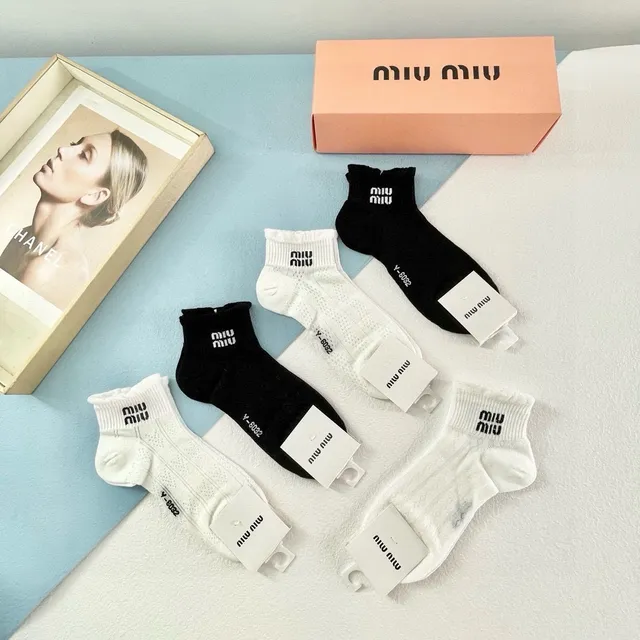 Miu Miu 标志印花踝袜 4