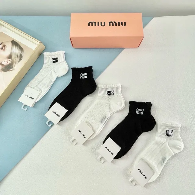 Miu Miu 标志印花踝袜 6