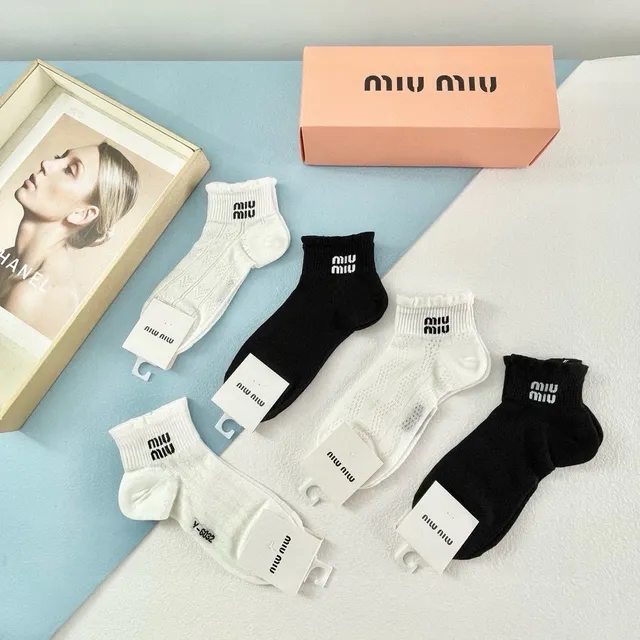 Miu Miu 标志印花踝袜 7