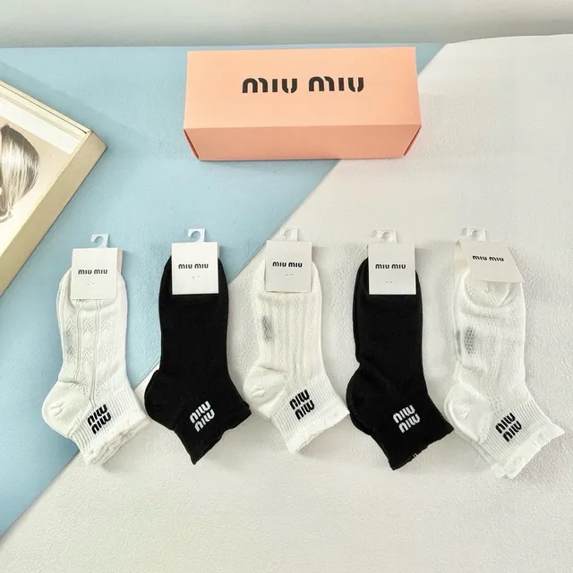 Miu Miu 标志印花踝袜 9
