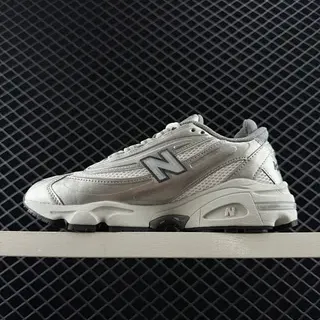 New Balance 1700 হালকা ধূসর এবং কালো চংকি স্নিকার