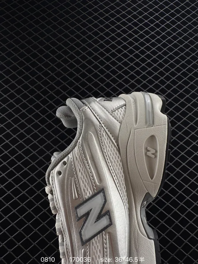 New Balance 1700 Zapatillas Chunky Gris Claro y Negro 3
