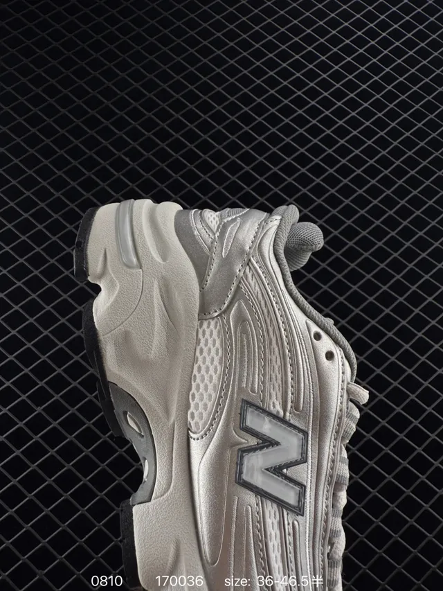 New Balance 1700 Zapatillas Chunky Gris Claro y Negro 4