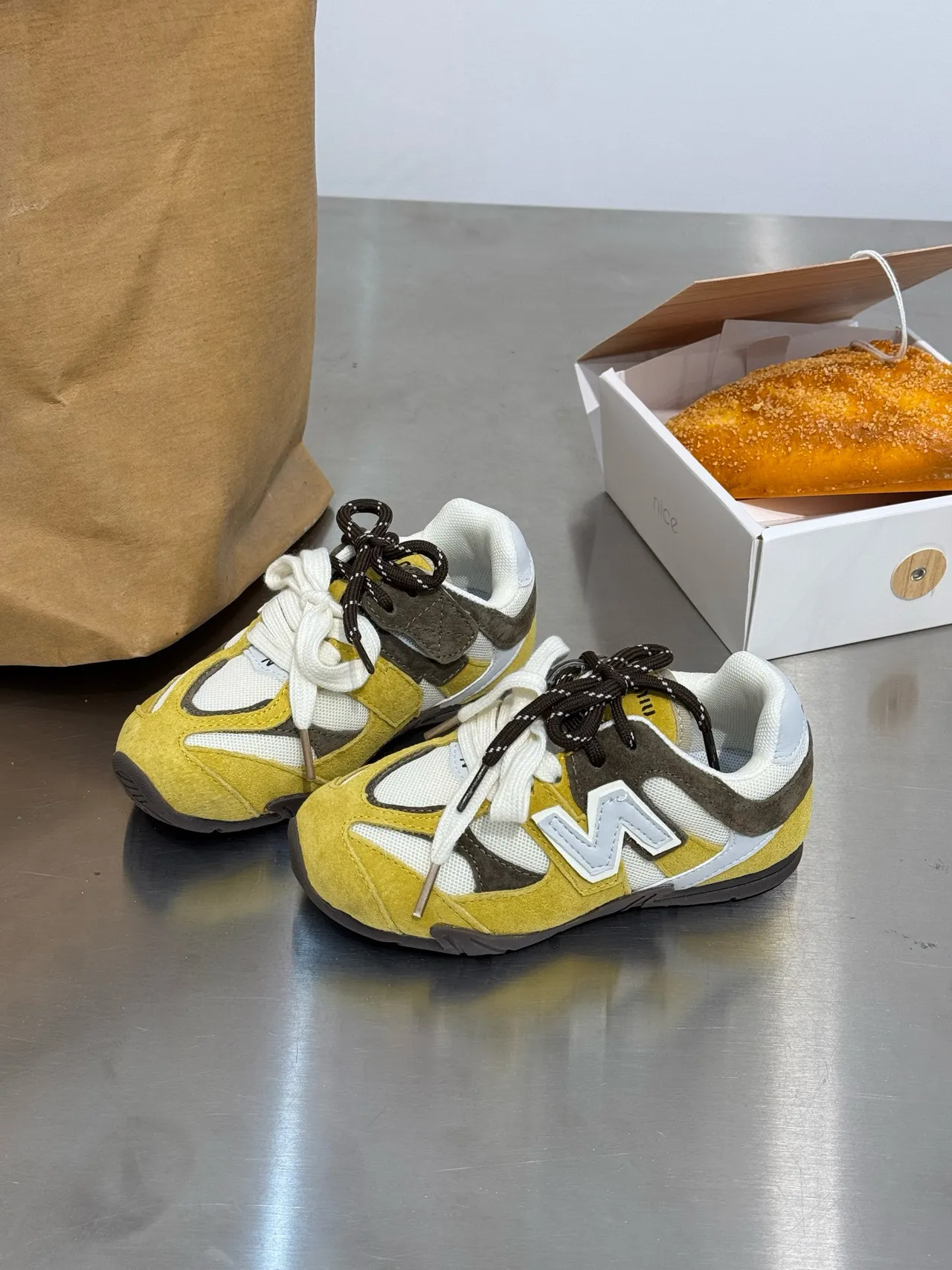 New Balance 327 Gray and White Lifestyle Sneakers 4