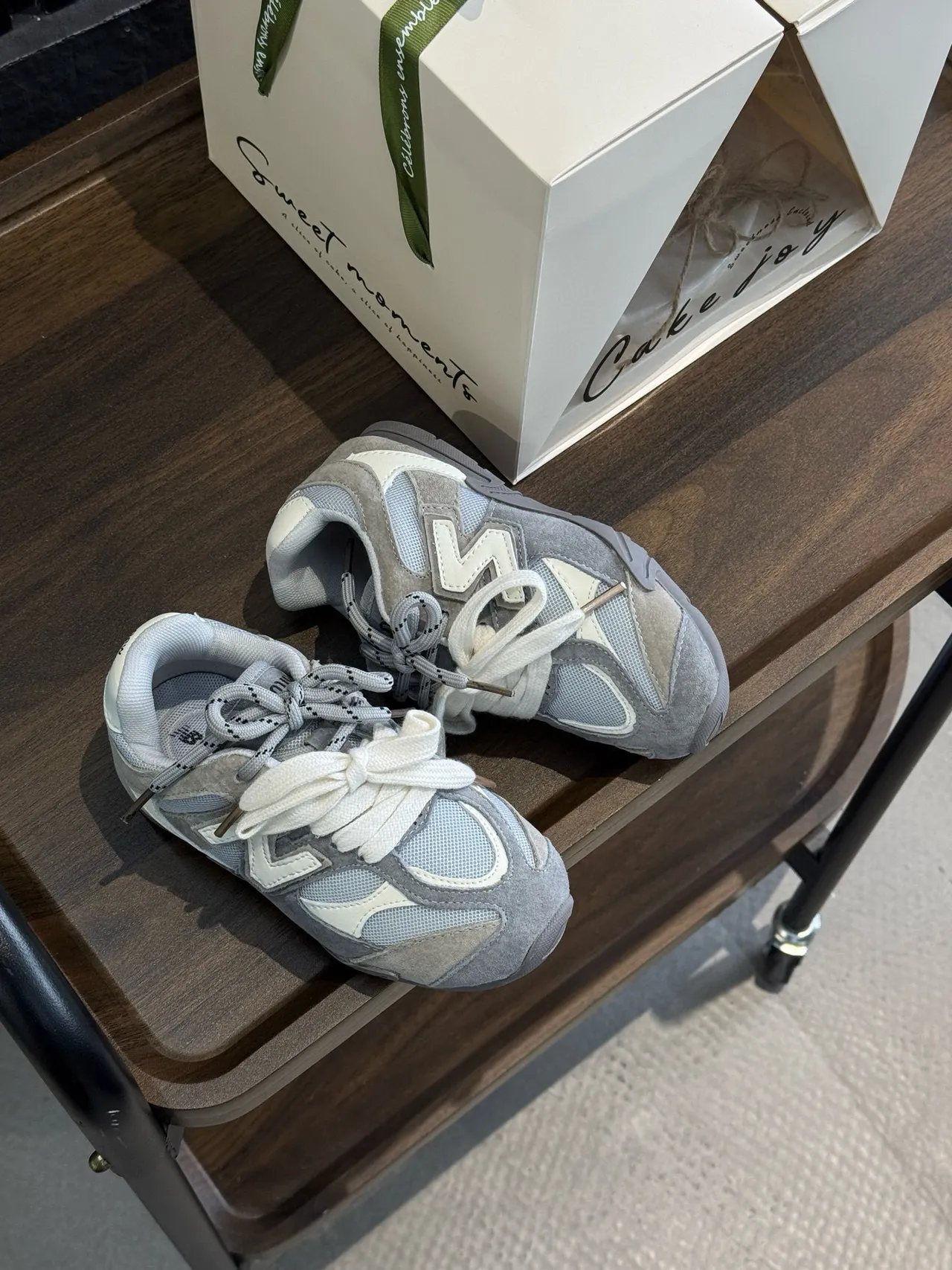 New Balance 327 Gray and White Lifestyle Sneakers 8