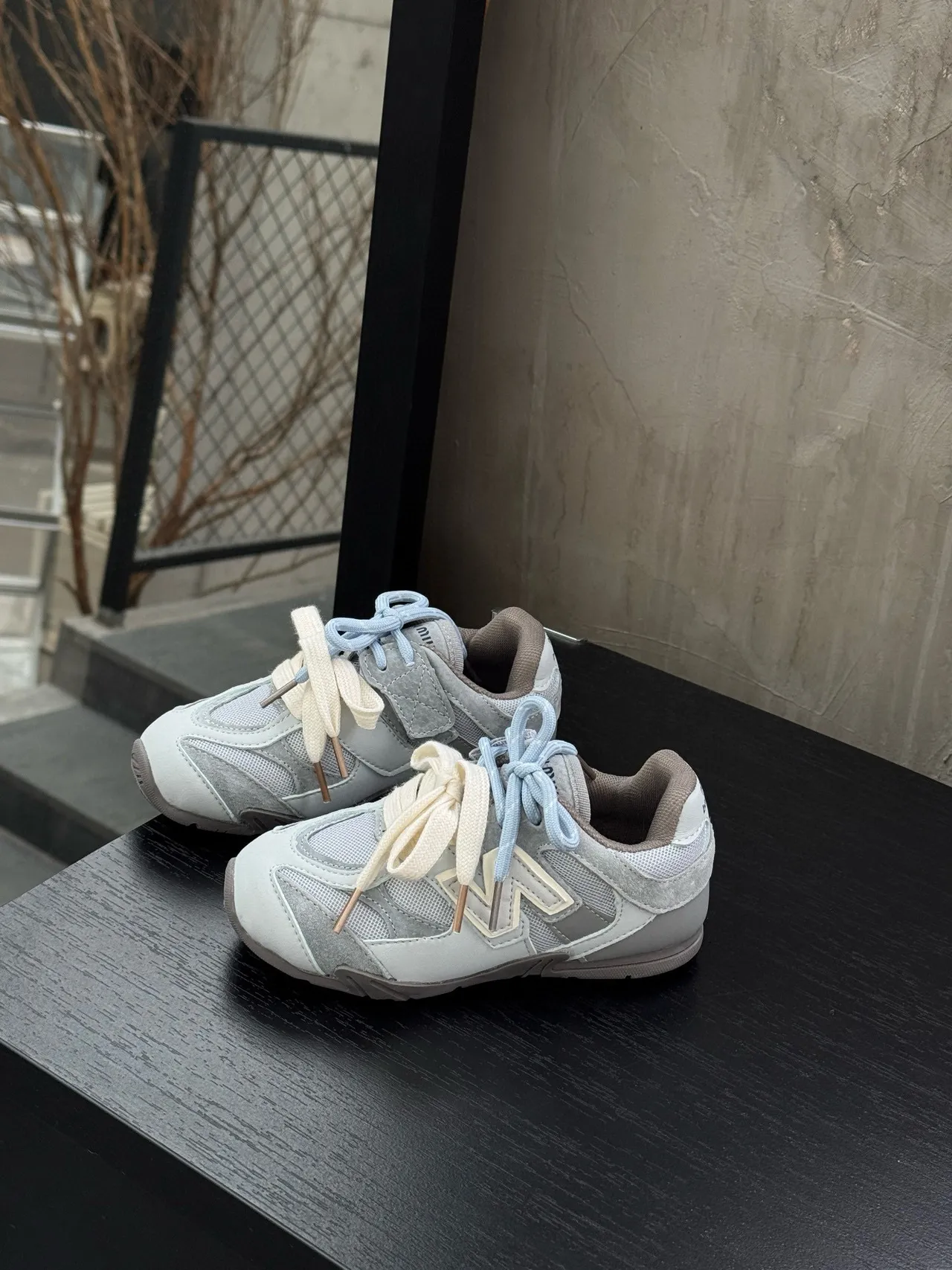 New Balance 327 Gray and White Lifestyle Sneakers 9