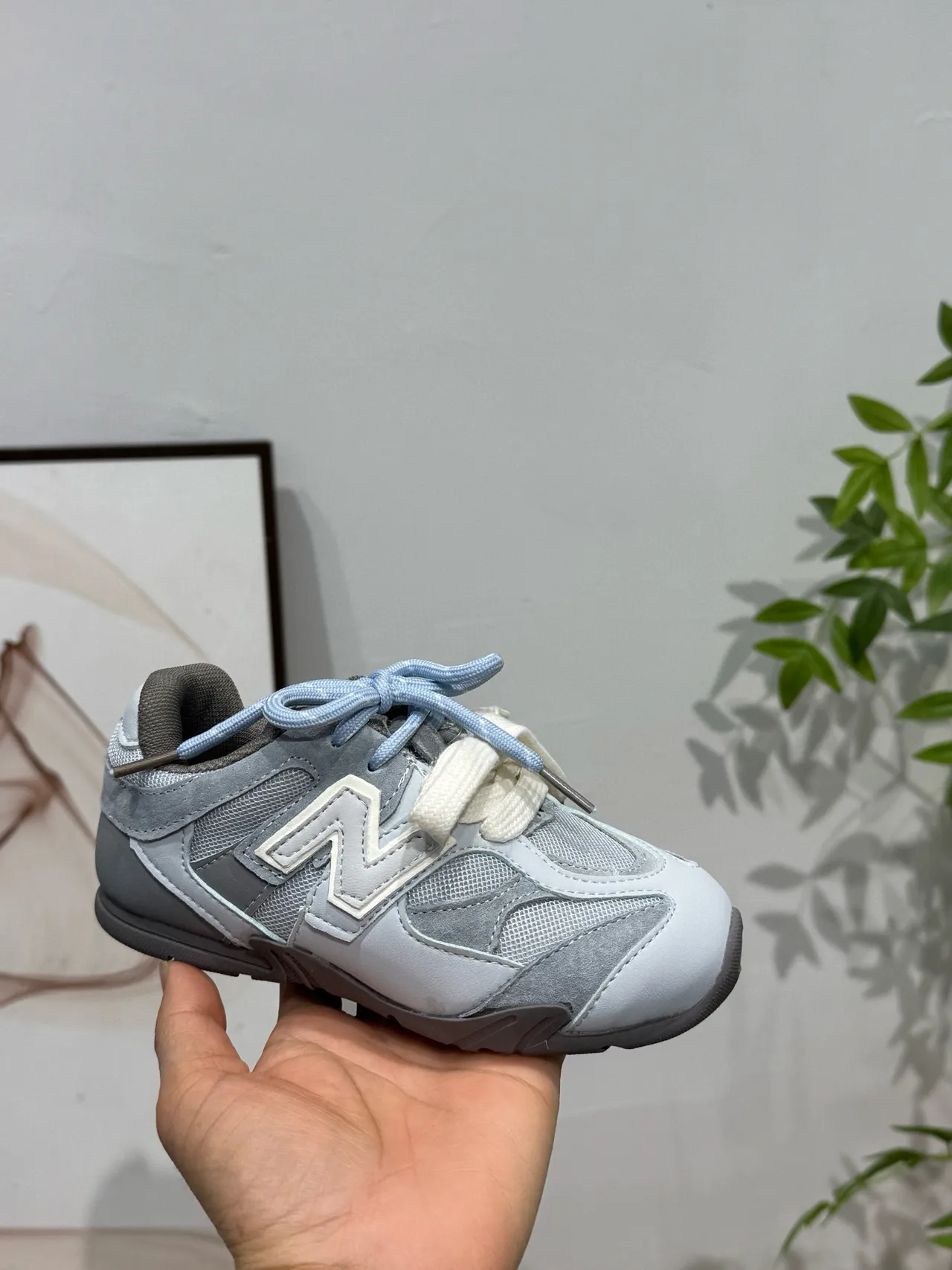 New Balance 327 Gray and White Lifestyle Sneakers 11