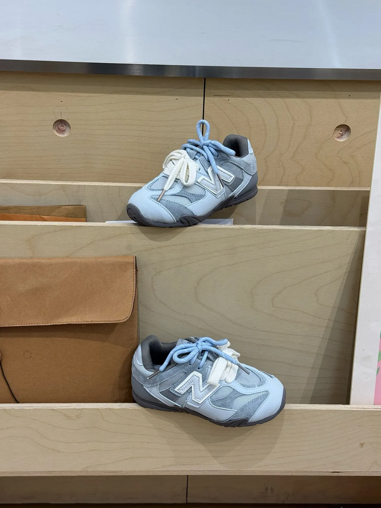 New Balance 327 Gray and White Lifestyle Sneakers 15