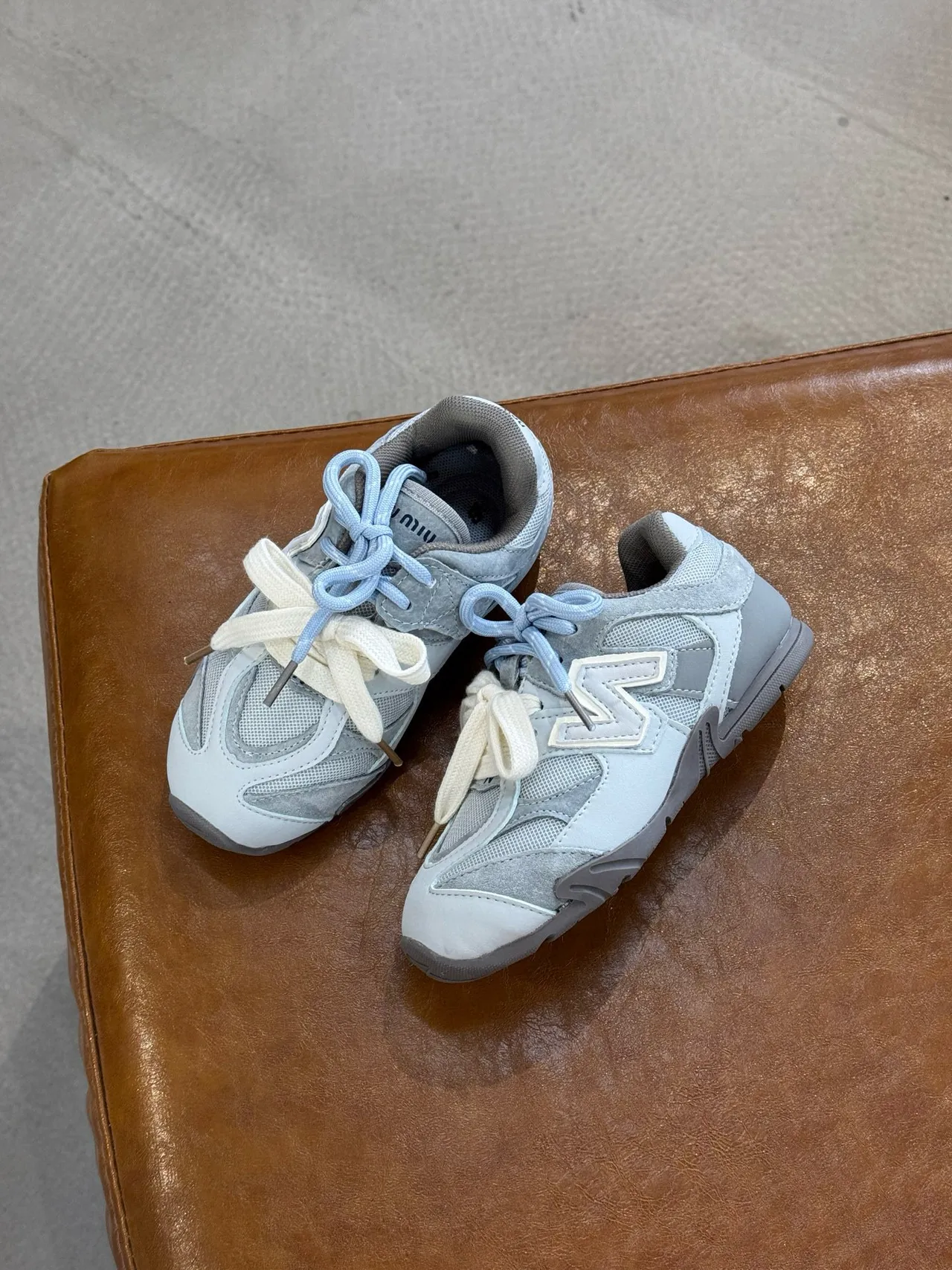 New Balance 327 Gray and White Lifestyle Sneakers 16